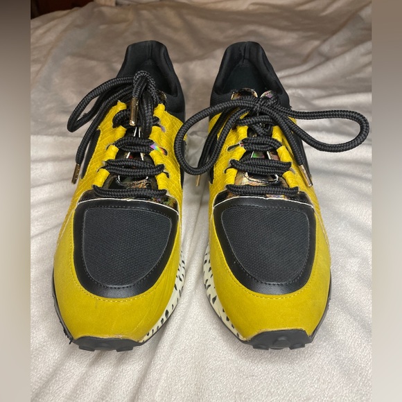 Steven Madden Cliffhanger shoes. Gold metallic leopard print. Used once - Picture 7 of 11